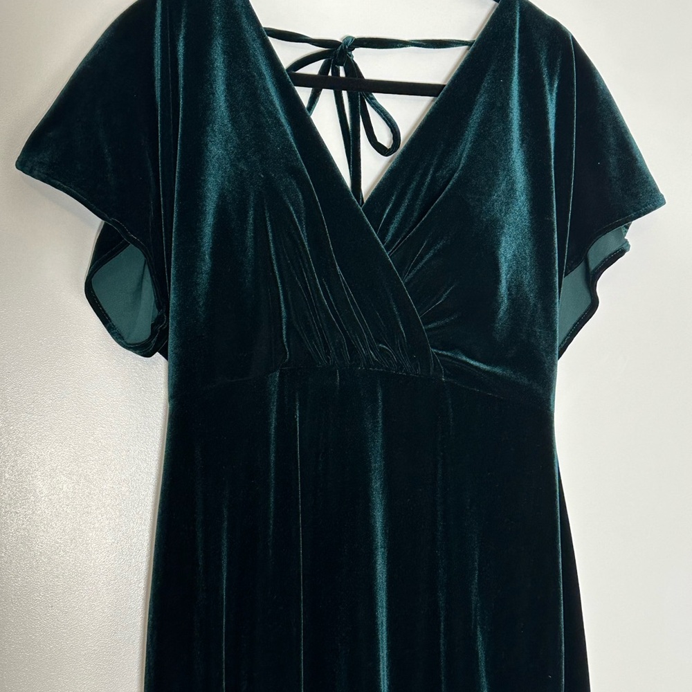 Elegant Green Velvet Maxi Dress